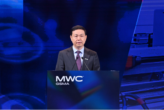 中国移动董事长杨杰： “AI+”引领智能涌现，开启碳硅融合新未来