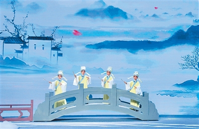 搭起“连心桥” 铺就“融合路”