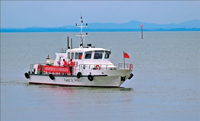 纯氨燃料内燃机动力示范船舶首航成功