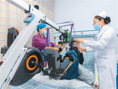 做好免陪照护，还要走好哪几步？（新视野）