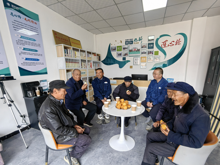 【甘快看·青春华章·重走西北角】定西元古堆田野上的青春之光　“满格电量”点亮乡村振兴路