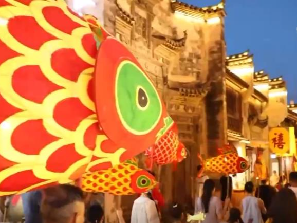盛夏文旅“热”起来：山水消暑 非遗添彩 文旅融合新场景点燃消费激情