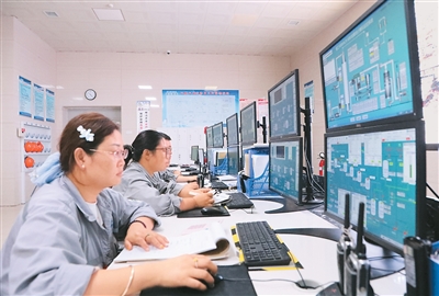 中国经济展现强大韧性活力（锐财经·年中经济观察 ①）