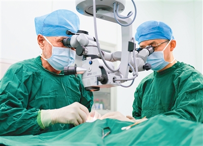 “光明使者”别大爷的26载中国情（我在中国·行耕记）