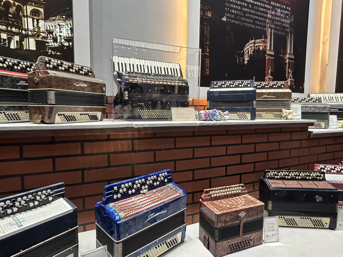 千架手风琴奏响丝路华章——探访全国最大手风琴博物馆背后的文化交融