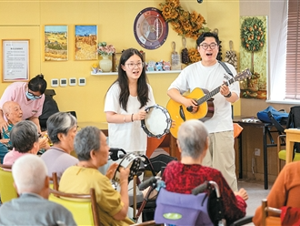 听音乐养生，功效几何？（健康驿站）