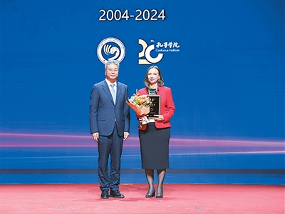 “我的一半属于罗马尼亚，一半属于中国”（孔院之光）