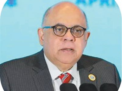 “推动上海合作组织发展迈上新台阶”（弘扬“上海精神”：上合组织在行动）