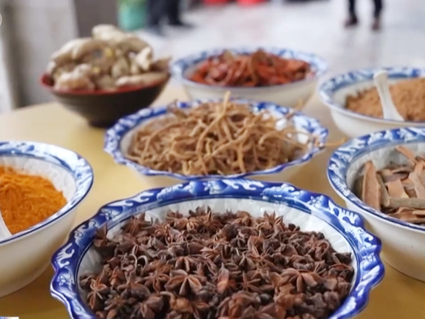 “小”戏票撬动文旅“大”市场 “非遗+”点亮“夜经济”激发新活力