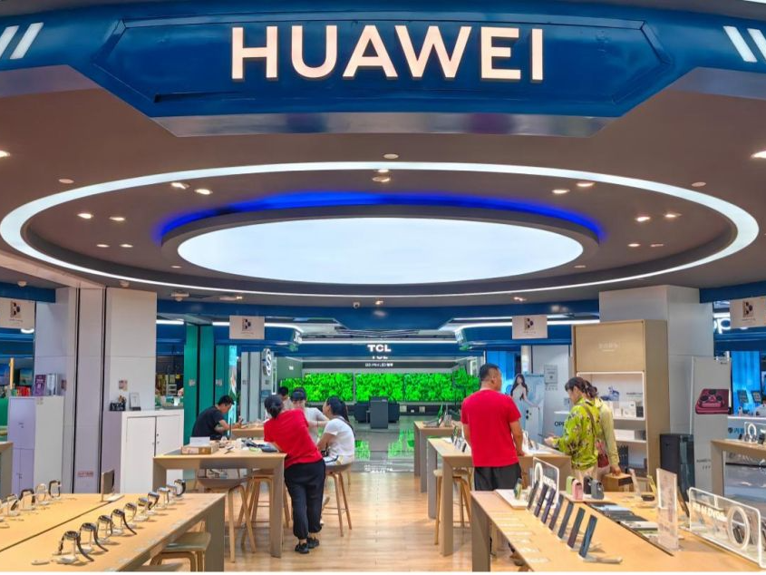 暑期数码产品迎旺季，消费市场新意浓