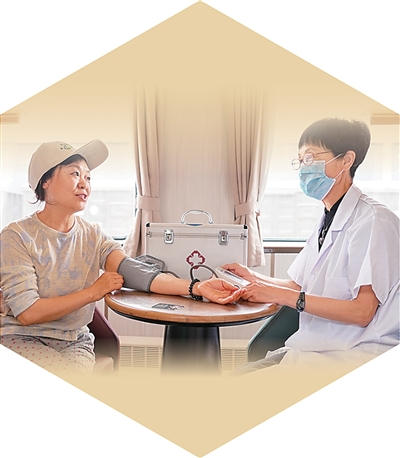 银发旅游列车开出新体验（人民眼·提振消费）