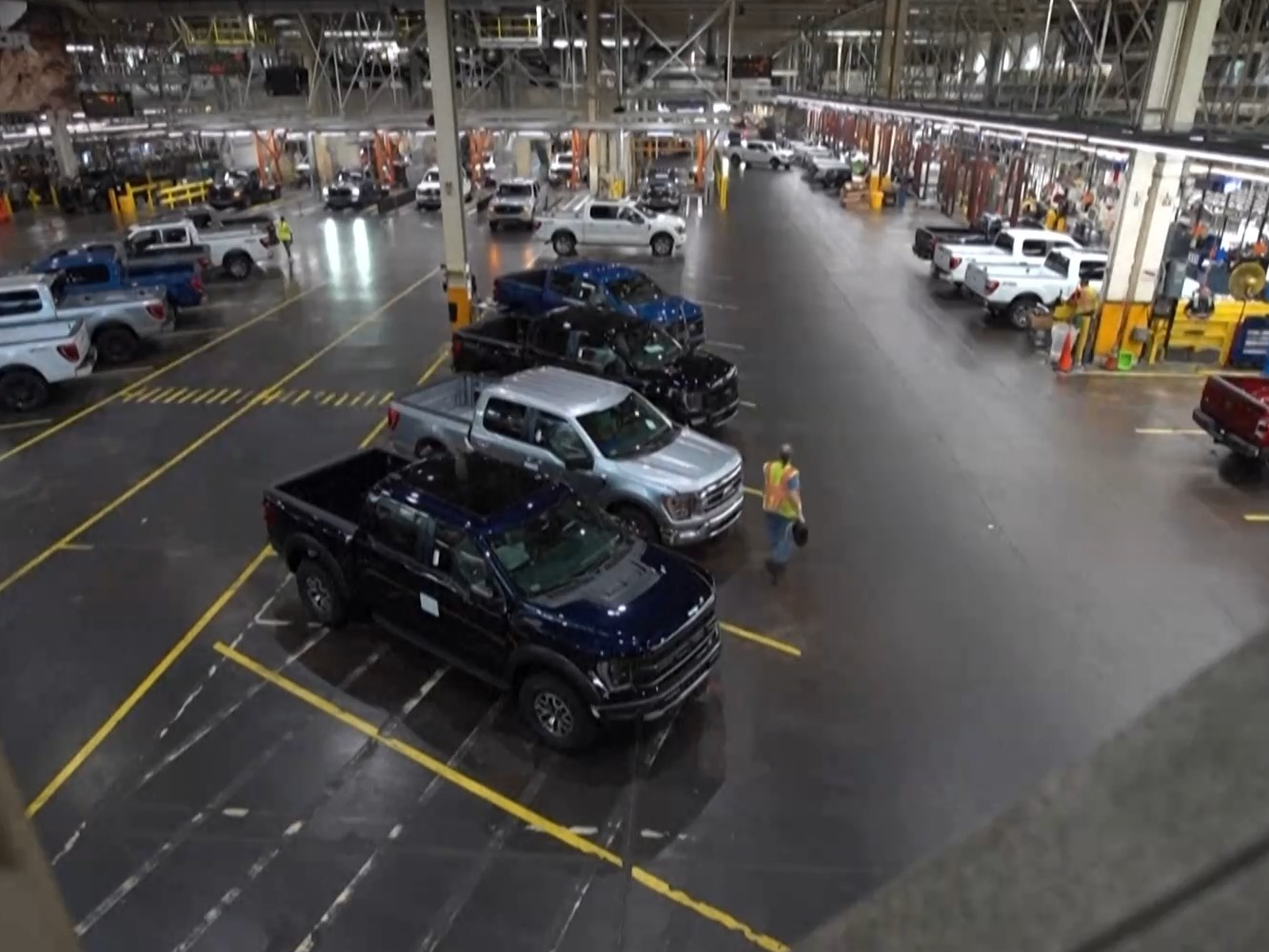 美国密歇根州州长：关税正在伤害美汽车产业