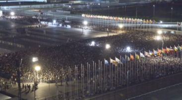 日本大阪世博会电车突然停运：3万人受困夜宿会场 36人中暑送医​