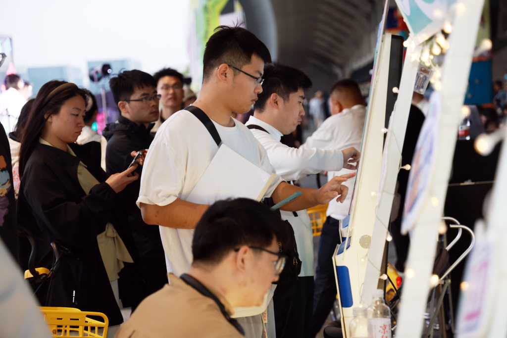 年轻的城如何吸引全球创新人才？上海临港这支“主力军”这样做