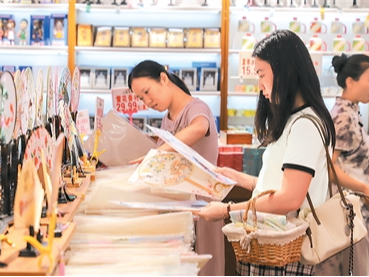 提振消费政策持续显效（锐财经）