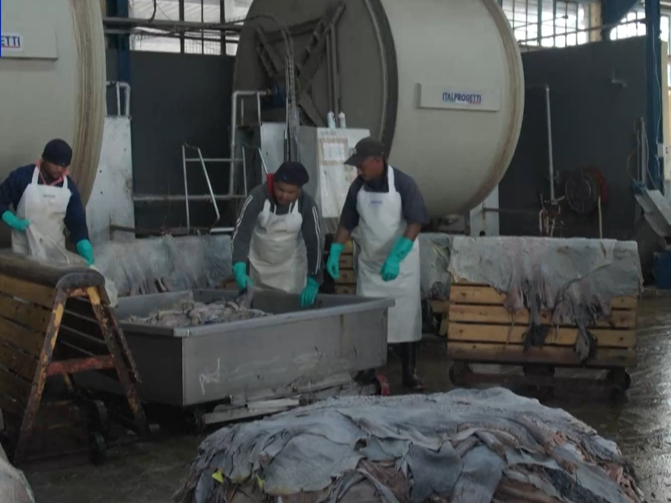 关税重创美标志性产业 “鸵鸟皮危机”威胁“美国制造”牛仔靴