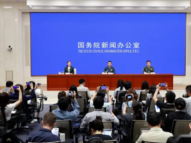 【侠客岛】九三阅兵：新一代武器装备将集中亮相！