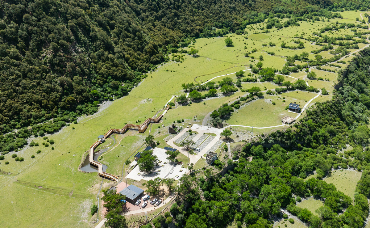 【中国那些事儿】生态修复和基础设施建设助力西藏旅游业“起飞” 海外游客数量激增
