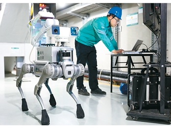 机器狗“电工”上岗