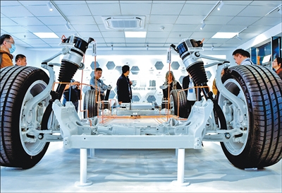 汽车空气悬架为何变常见（经济新方位·身边的创新）