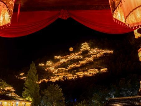 假日经济，文旅融合描绘消费升级新图景