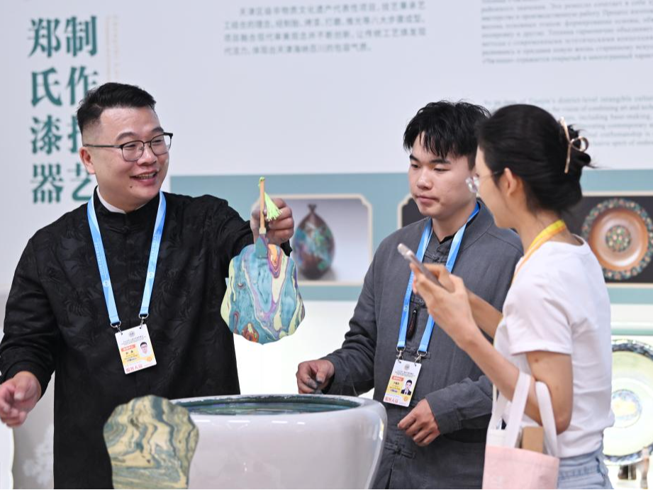 上合组织天津峰会丨记者手记：指尖相传的技艺 连接心灵的桥梁