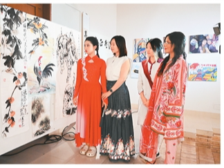 “我们是故事的倾听者，也是讲述者”（侨界关注）