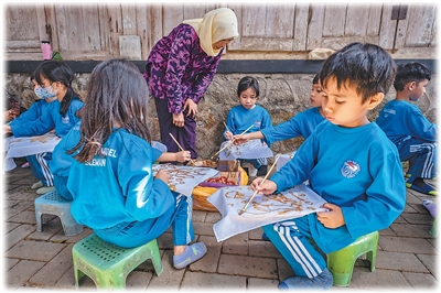 挖掘本土资源 发展特色旅游（国际视点）