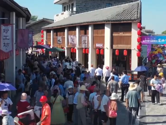 “旅游+”“体育+”等融合消费场景加快培育 服务消费增势稳定