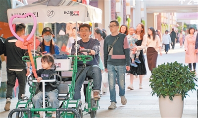 大商场小商店 好逛就是竞争力（大数据观察·实体店里探消费）