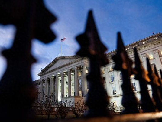 美经济学家：就业市场持续疲软，美国经济或已陷入衰退