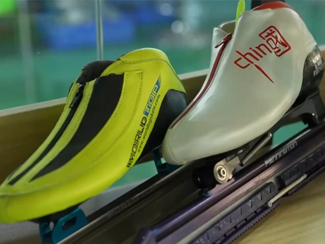 “无门槛”冰雪运动激活“冰雪经济”新引擎 冰雪装备拼科技加速“走出去”