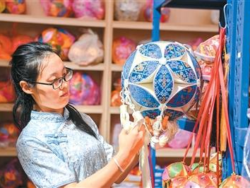 花开八桂石榴红 籽籽同心共筑梦