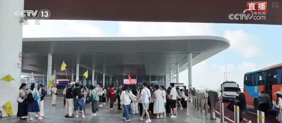上海第六人民医院黄牛号贩子票贩子代网上预约代挂号电话人旺、货畅,大桥连万家!解锁港珠澳大桥假日“新”变化