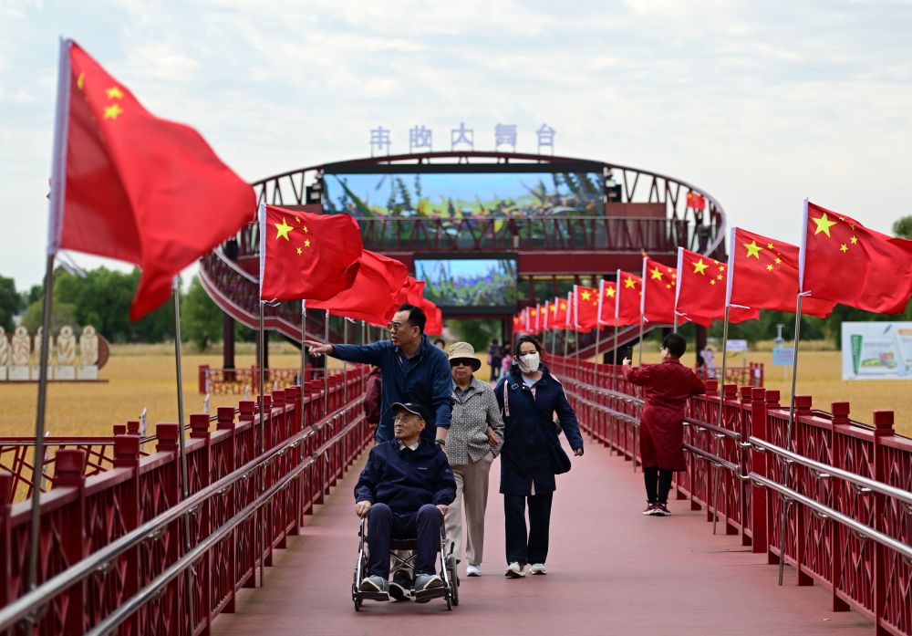 
江苏省人民医院陆辉医生黄牛预约代挂号电话大江南北、五湖四海，最美不过中国红