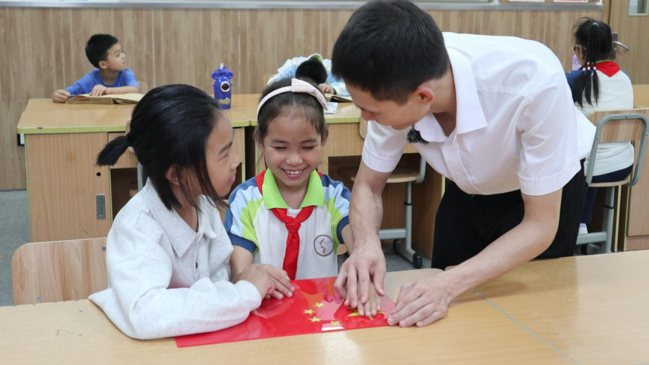 
南京市中医院黄牛号贩子票贩子代网上预约代挂号电话百面重庆｜让视障孩子“看见”国旗 特教老师的十年坚守