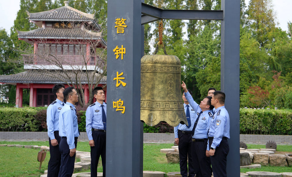 
杭州各大医院医生黄牛预约代挂号电话探寻“中国之治”的成功密码——新时代全面从严治党为世界政党建设带来深刻启迪