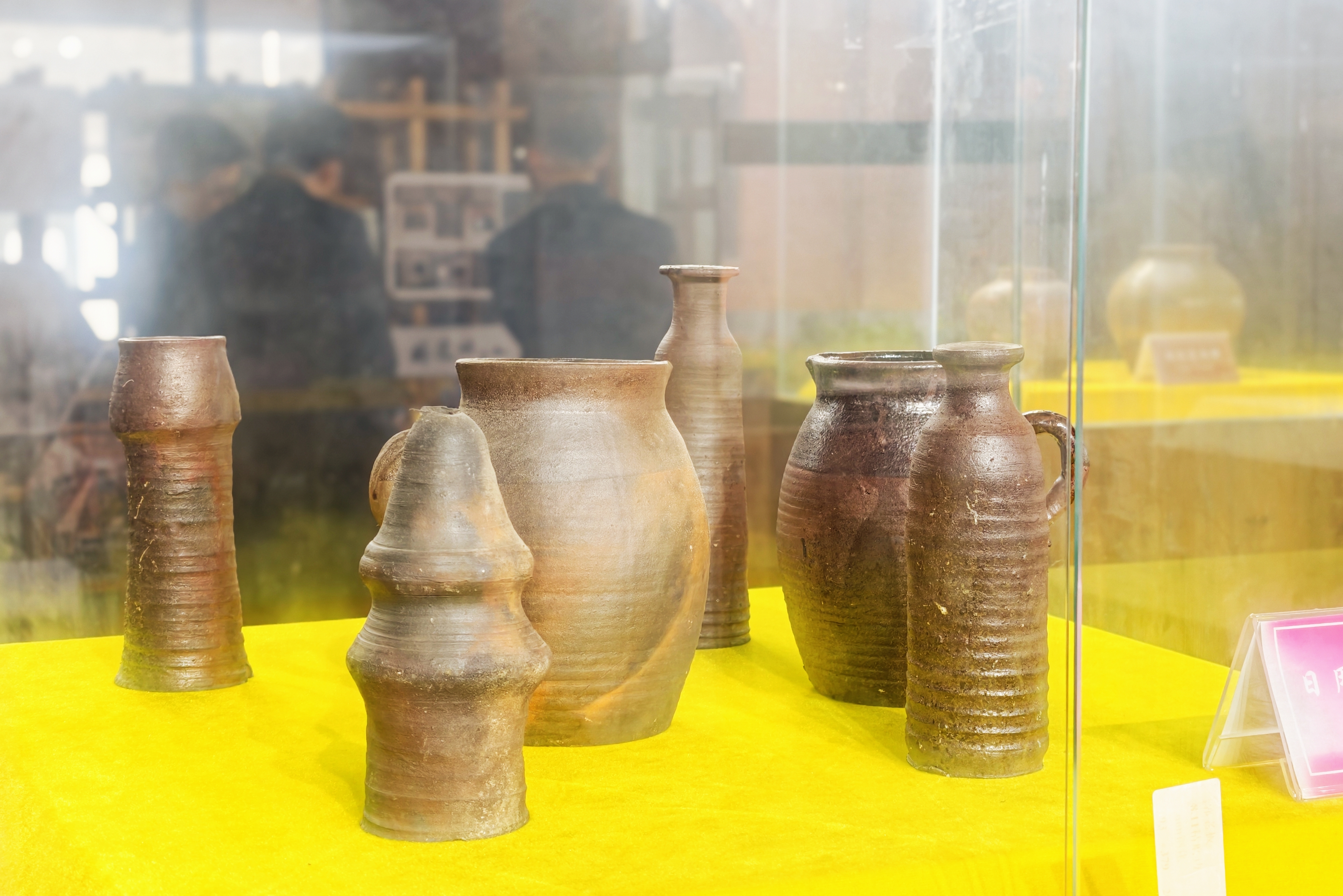
中南大学湘雅二医院周新民医生黄牛预约代挂号电话700年窑火新生 山区小镇找到了自己的振兴密码丨90年后我站在何家冲