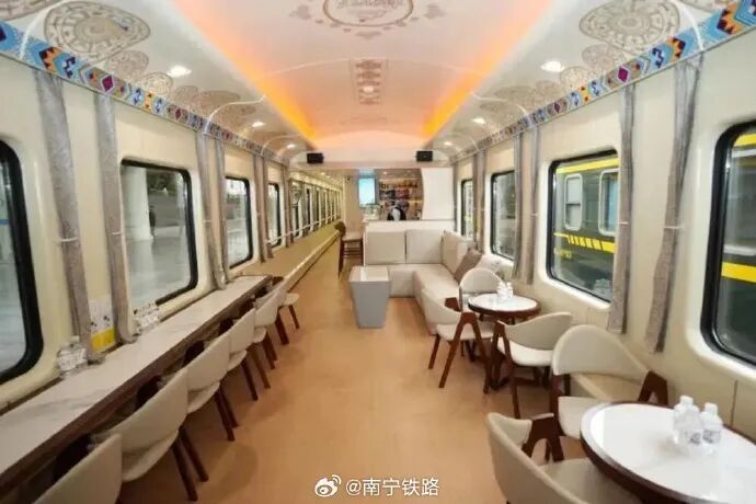 
中山大学附属第六医院张靖赵鲁刚方聪朱波黄牛挂号电话我的铁路风景｜车窗流转，映照万家灯火