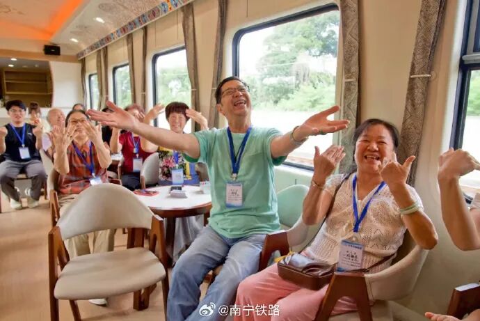 
中山大学附属第六医院张靖赵鲁刚方聪朱波黄牛挂号电话我的铁路风景｜车窗流转，映照万家灯火