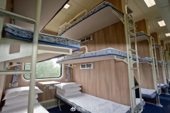 
中山大学附属第六医院张靖赵鲁刚方聪朱波黄牛挂号电话我的铁路风景｜车窗流转，映照万家灯火