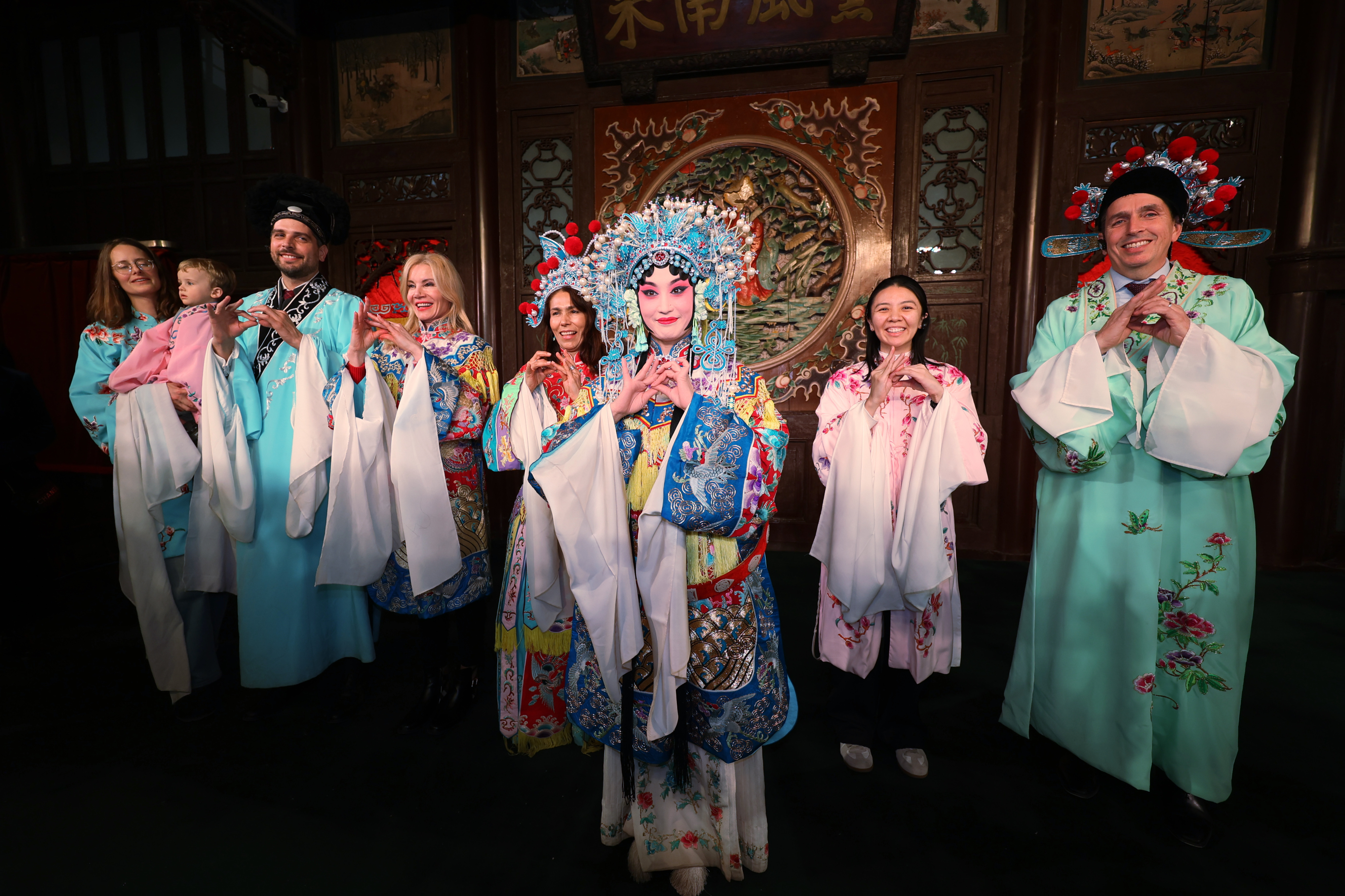 【学习+】“全面地认识一个真实的中国”