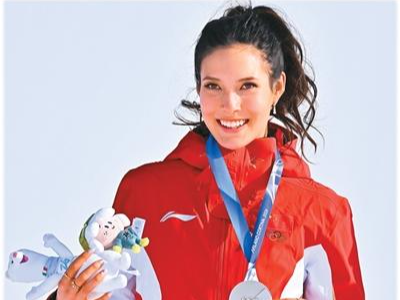 谷爱凌：摆脱沉重 轻盈飞翔（米兰冬奥纪）