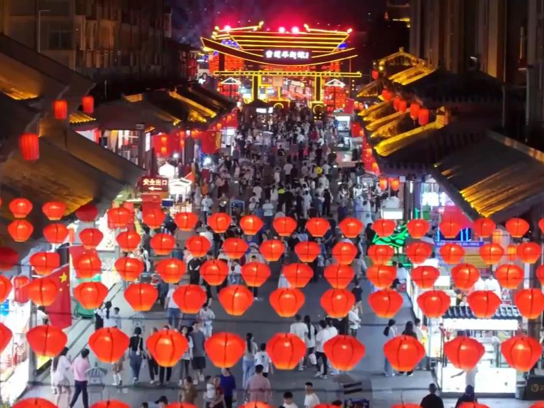 好评中国丨年经济“热气腾腾”，彰显中国经济“活力满满”