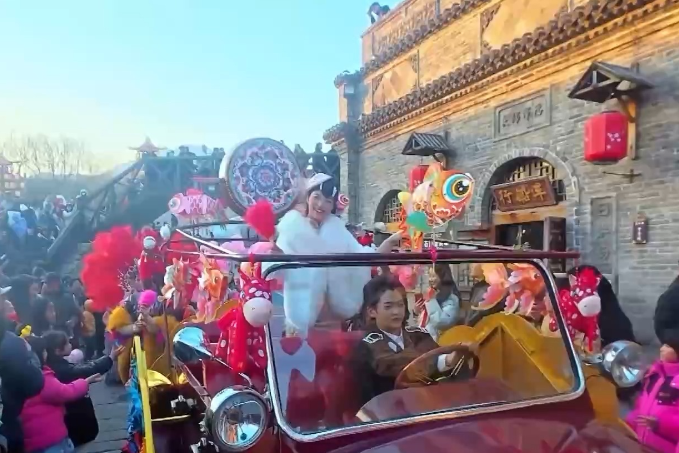 视频丨加方人士期待中方对加免签政策落地实施