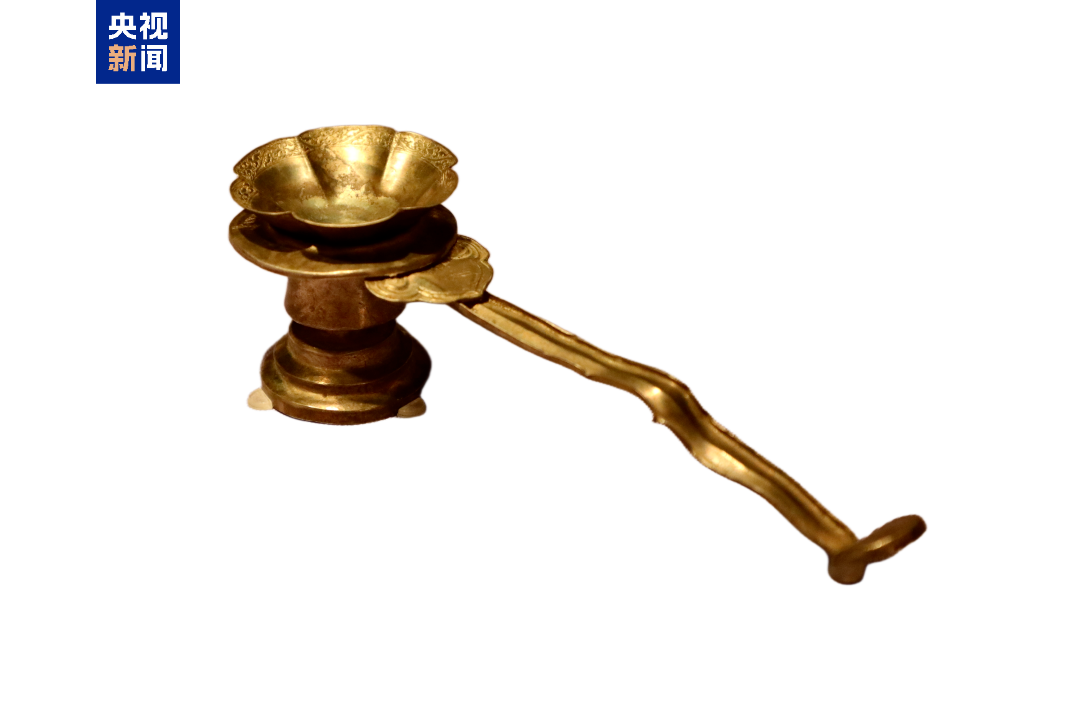 △辽带柄银香炉,河北省文物考古研究院藏。