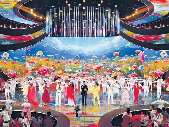 天山脚下“万马踏春” 中外合唱“一路繁花 2026新疆国际春节联欢晚会精彩上演