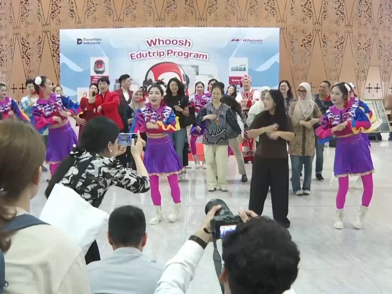 视频丨全球多地举办丰富多彩活动 共庆新春佳节