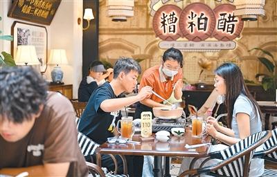 外卖与堂食，餐厅优先保障谁？