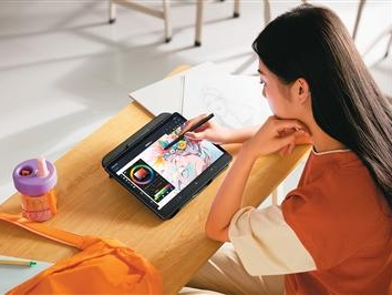 绘出屏上精彩画卷